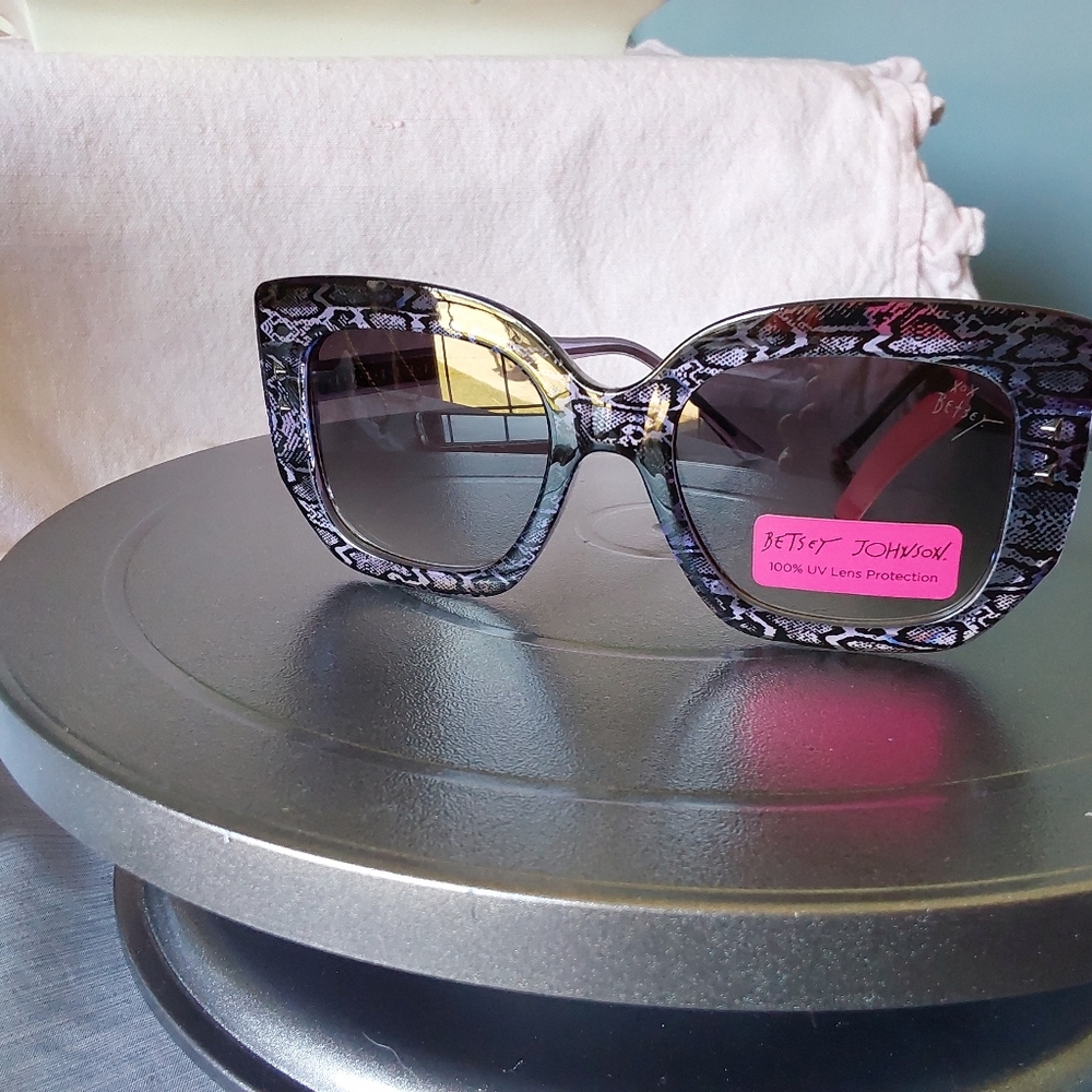 Betsey Johnson sunglasses purple leopard print